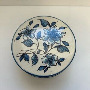 V L Lisboa Portugal round trinket box / blue and white floral / Porcelain